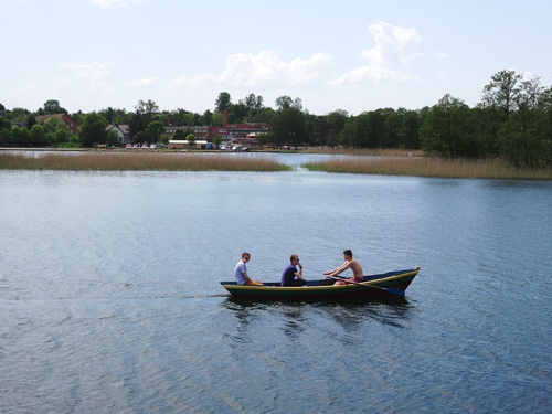 Promenade sur le lac de Galve en Lituanie