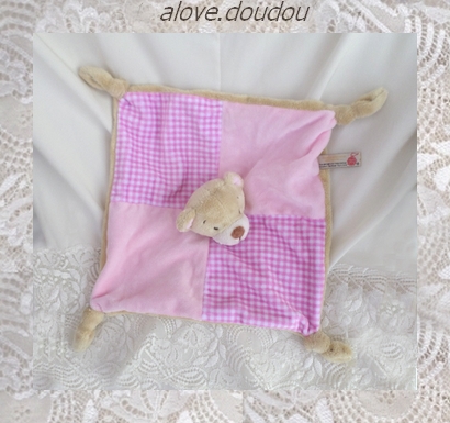 Doudou Ours Keel Toys Peluche Plat Carré Beige Rose Et Vichy Grelot