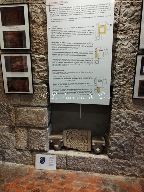 Fréjus, le cloître de la cathédrale saint Léonce