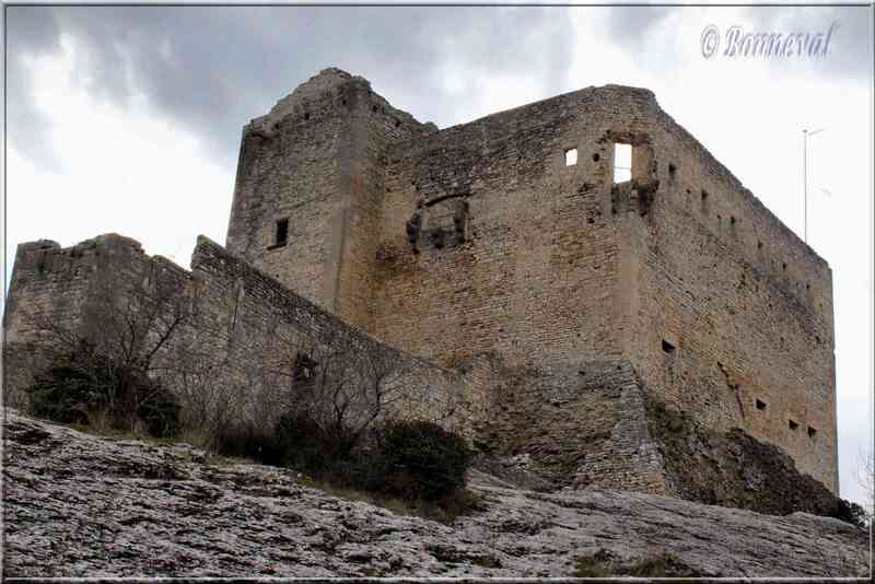 Vaison-la-Romaine Vaucluse le château de Raymond VI comte de Toulouse