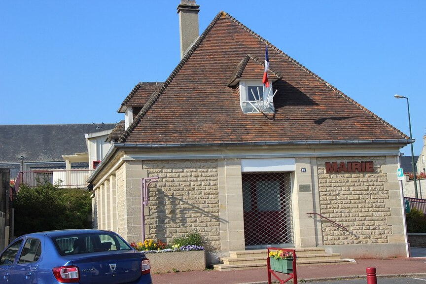 Mairie de Thaon, Calvados.jpg
