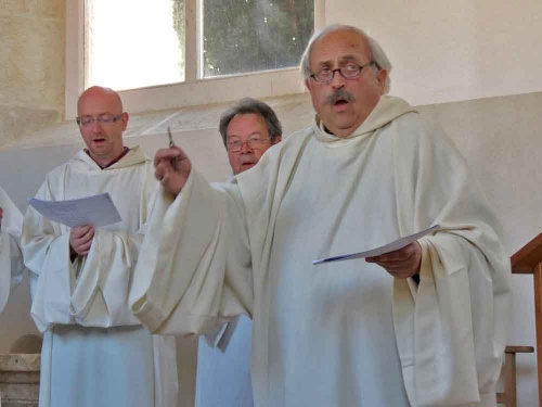 Un concert spirituel à Faverolles-lès-Lucey, par le chœur grégorien de Dijon, les Ambrosiniens..