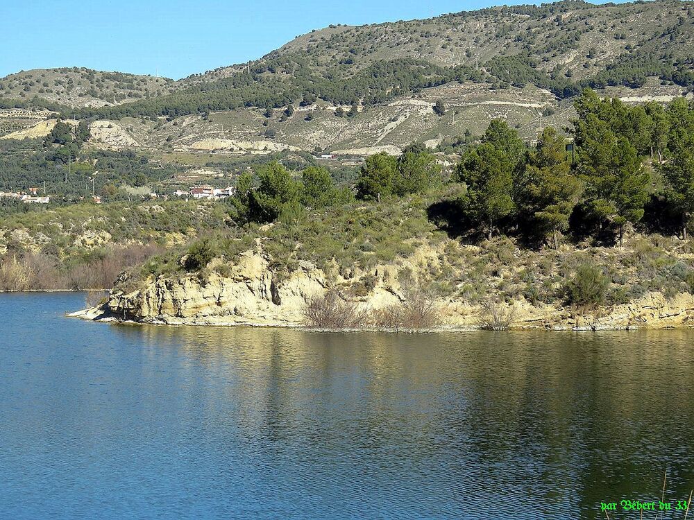 le lac de Beznar en Espagne