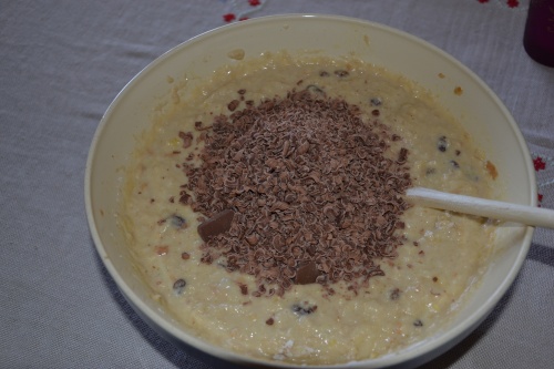 Gâteau au pain aux raisins et chocolat