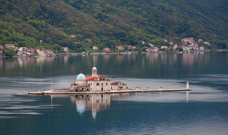 Nuestra Señora de las Rocas, Perast, Bahía de Kotor, Montenegro, 2014-04-19, DD 19.JPG