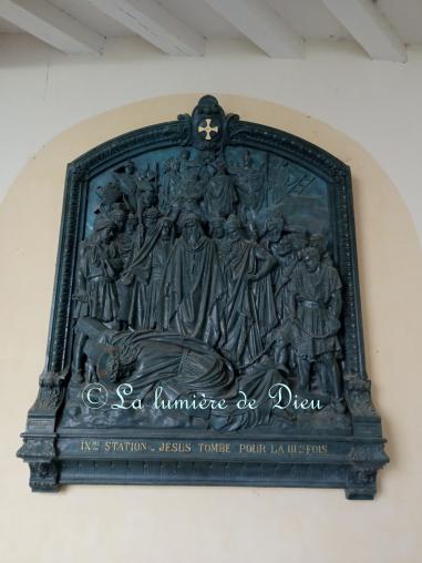Sainte-Anne d'Auray, le cloître et le chemin de croix