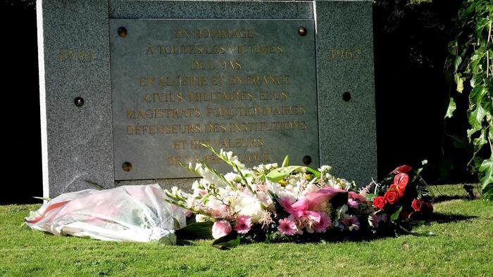 6 octobre 2016 - Cimetière du Père-Lachaise  5e anniversaire de l'inauguration   de la stèle de la Ville de Paris   aux victimes de l'OAS