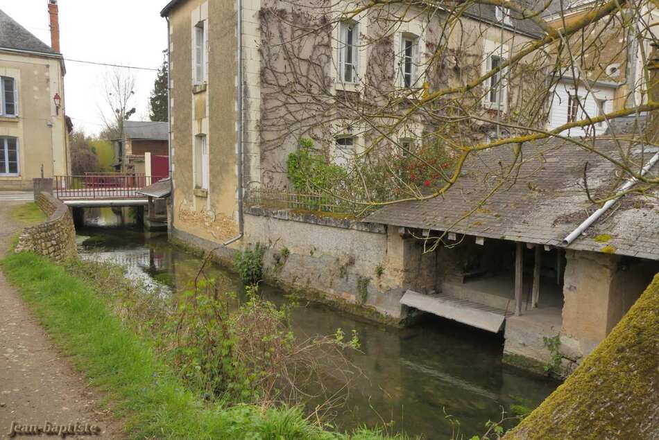 Moncontour ,dans la Vienne,au printemps,