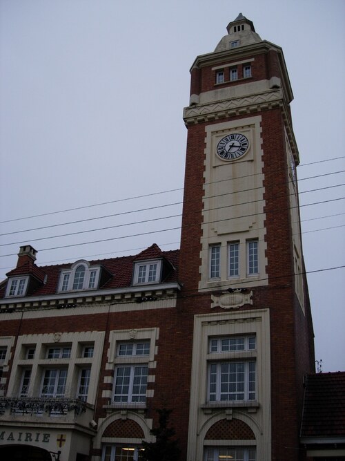 Tour de l'Hôtel de Ville de Lesquin