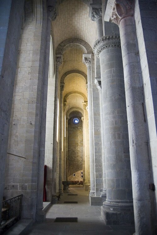 Carcassonne (Aude) : ville basse et basilique de la cité médiévale