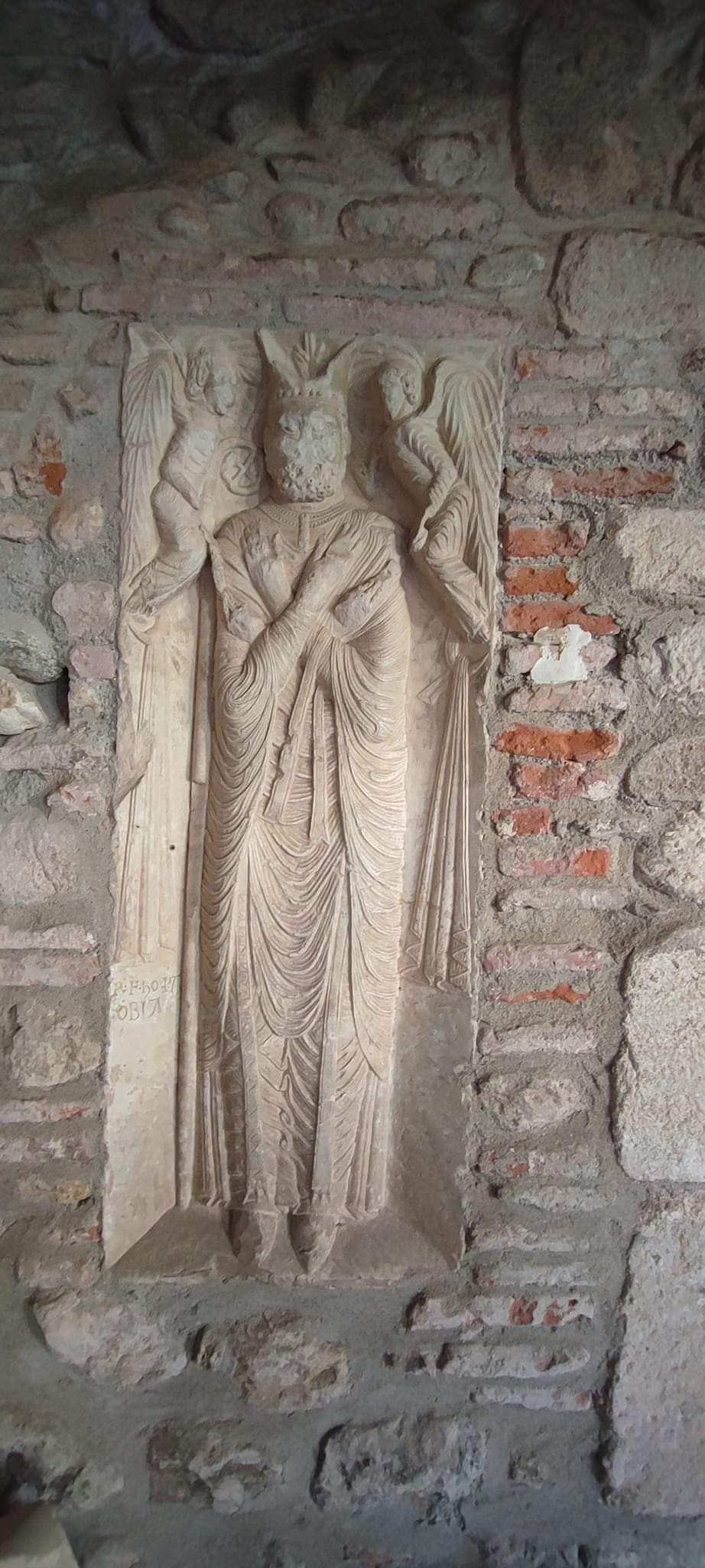 Peut être une image de monument