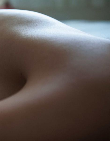 Photobooks : ( Rara Anzai : Nude Photobook 「Hello,Goodbye」 )