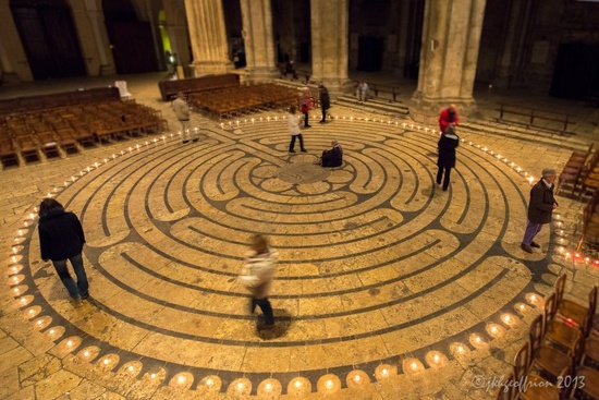 CATHEDRALE DE CHARTRES : UN MIROIR ALCHIMIQUE