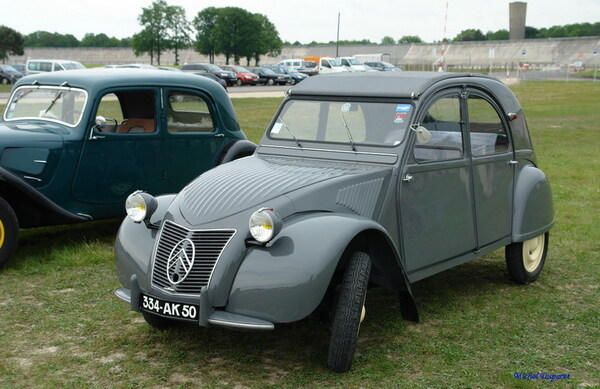 De magnifiques automobiles des années 50 et 60...