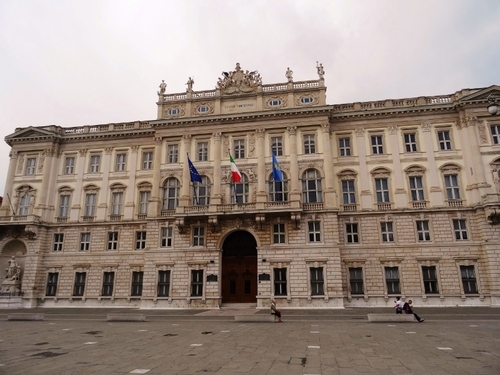 Trieste en Italie: la Place de   l'Unité Italienne (photos)