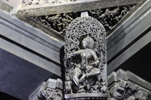 Belur, le temple CHennakeshava (suite) : l'intérieur