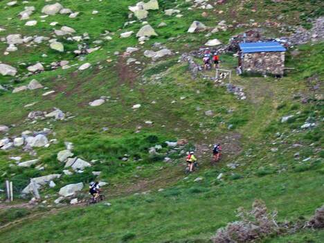 Des merveilles au pays d'Alysse - Le Tour du Coronat - 2eme jour L'Estany del Clot (1.640 m) - Lac de Nohèdes ou Gorg Estelat (2.022 m) - Lac d'Evol ou Gorg Nègre (2.083 m) - Jujols (940 m) 20 kms.