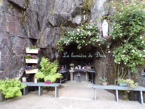 Plumelec, la grotte