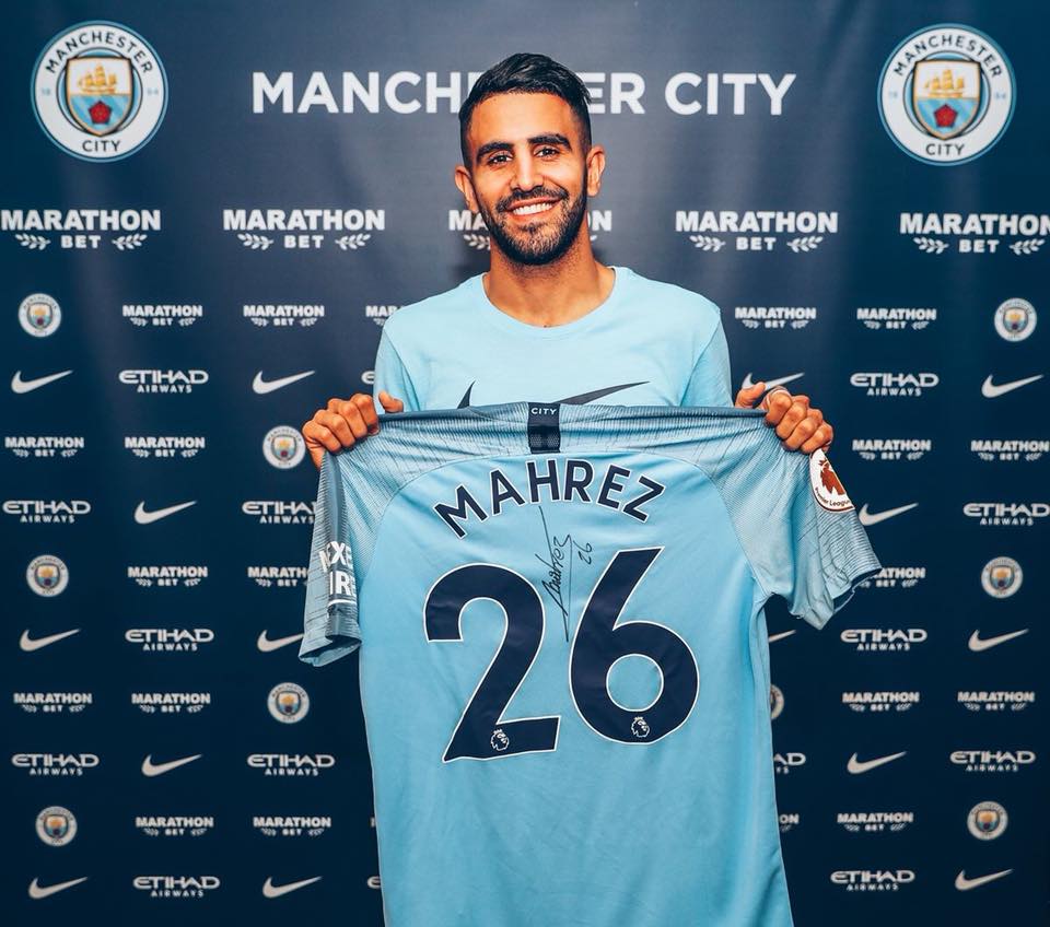 2018-2019 Mahrez Ryad signe au Manchester City