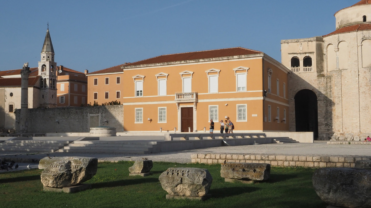 dans les rues de zadar, autour des runes romaines 19/1