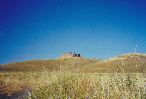 Jeudi, 15 juin 2000. Où il est question d’ingénieux hidalgo, de quête, de démesurés géants, en des villages de la Manche, des noms desquels je ne peux pas ne pas me souvenir.