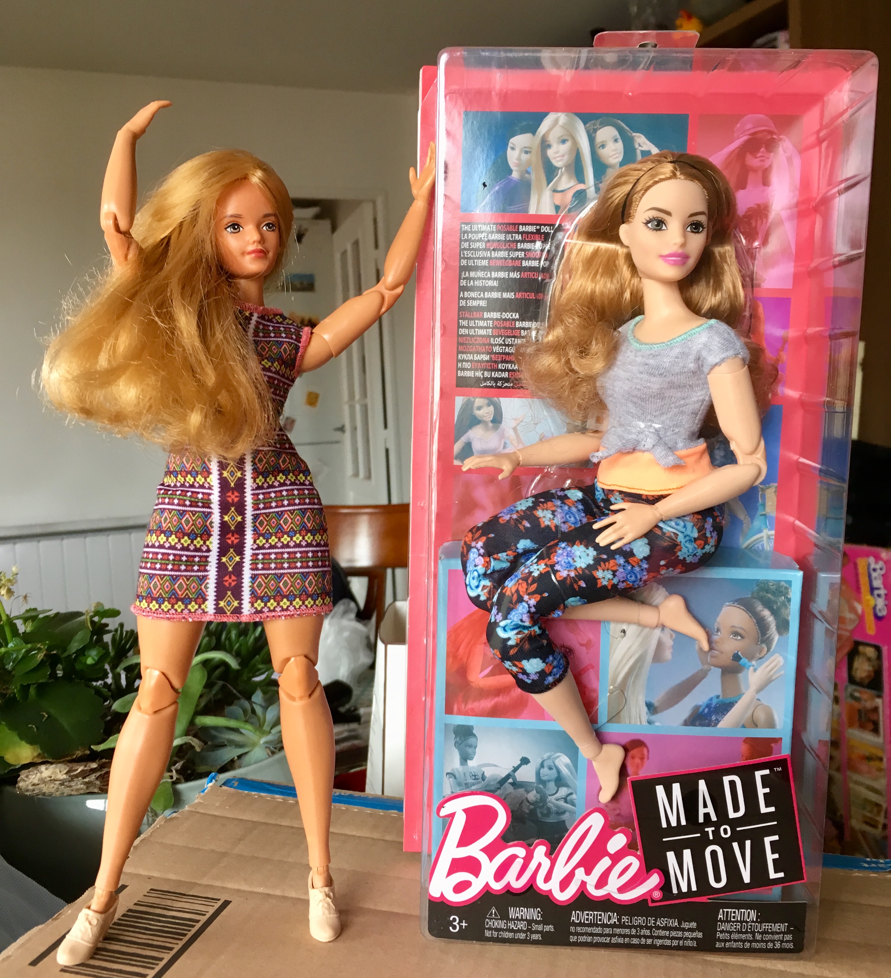 barbie articulée blonde