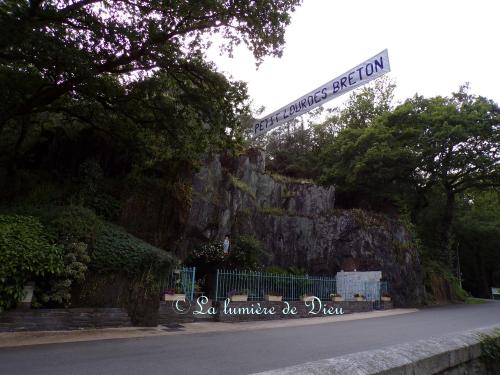 Plumelec, la grotte