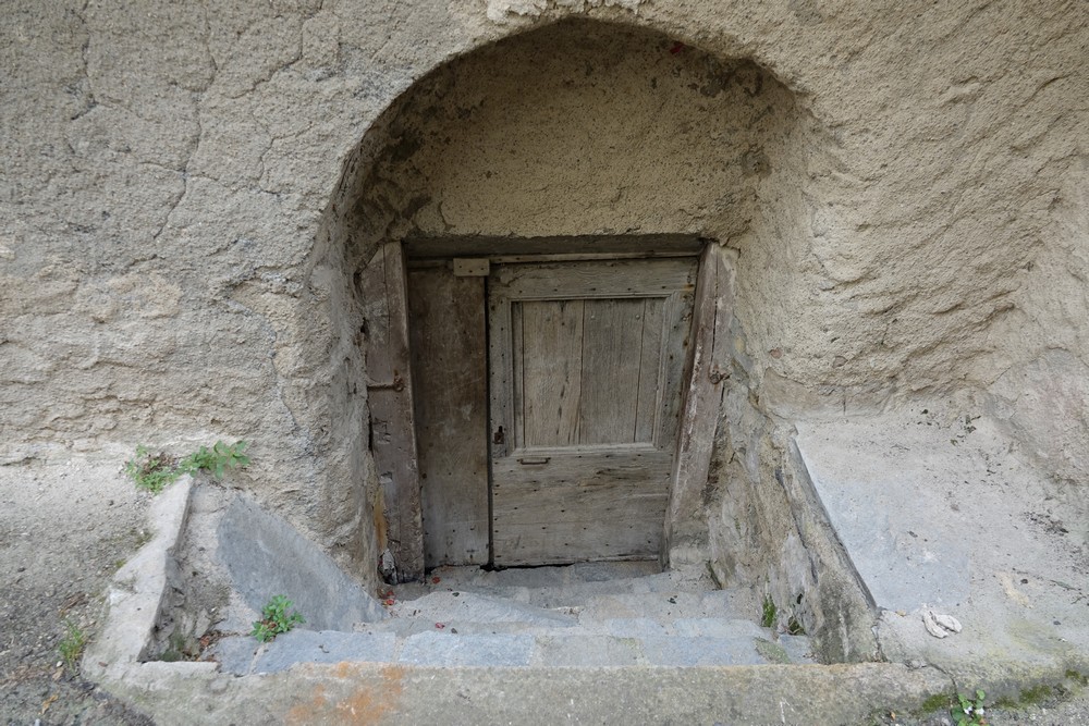 Saint-Côme-d'Olt : vieilles portes...