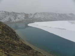 Chute de neige sur le village de Gokyo (4790m) et le lac Dudh Pokhari (4750m)