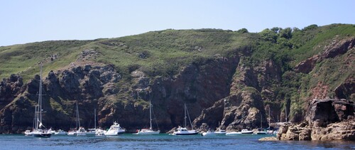 Ile de SARK , à 20 miles de Diélette , mais à des centaines d'années !