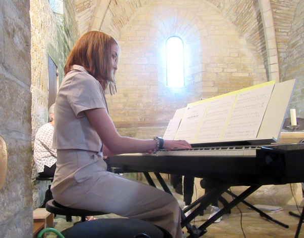 France-Accordéon et ses claviers ont donné un superbe concert dans la chapelle de Layer sur Roche (commune de Bissey la Côte)