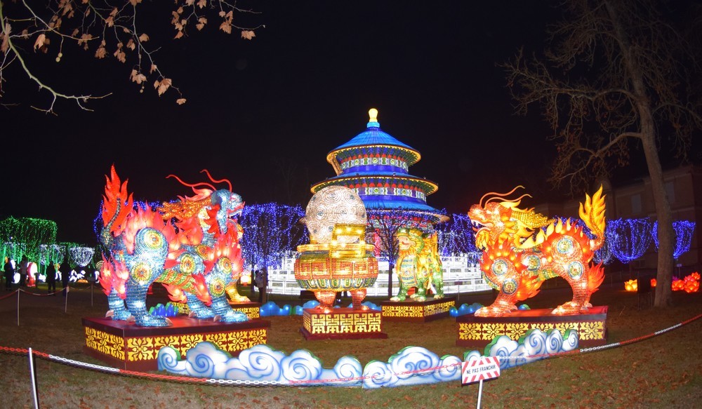 Les Qilins, mi-dragons mi-lions au Festival des lanternes chinoises à Gaillac...