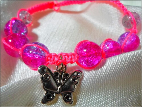 Bracelet type shamballa rose papillon