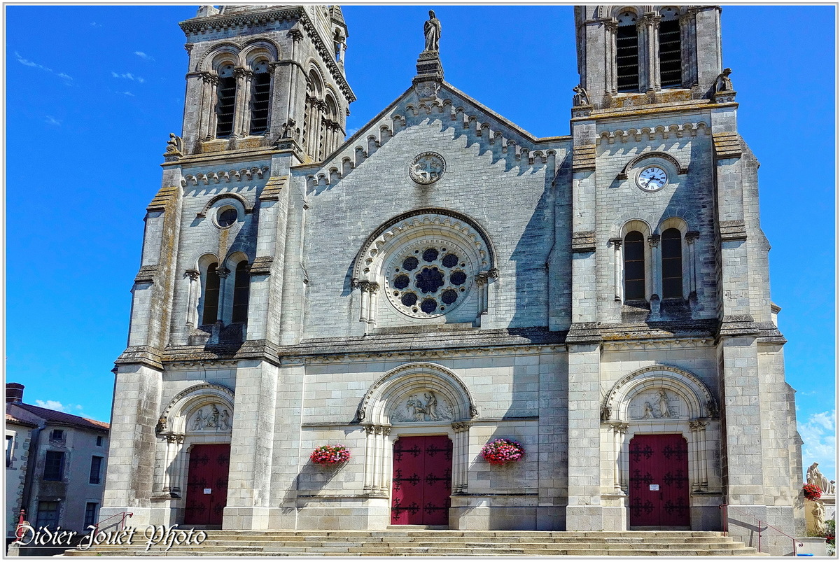 85 . Vendée - Les Essarts (5) - Eglise St Pierre