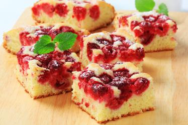 Moelleux aux framboises et tatin d’abricots,