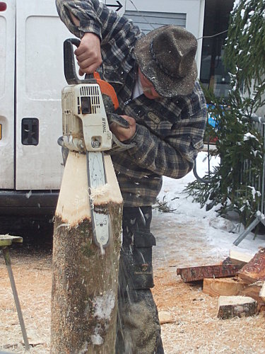 Denis Clerc, sculpteur à la tronçonneuse