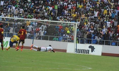 M\'Bingui donne la victoire au Gabon contre l\'Angola