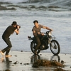 Photoshoot Taylor Lautner sur la plage
