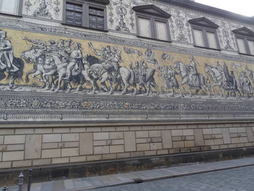 Autour du çâteau de Dresde en Allemagne (photos)
