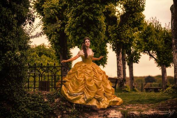 La princesse en robe dorée