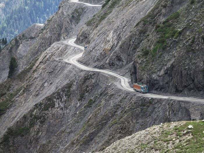 La route d Col de Zoji La en Inde fait partie des routes les plus dangereuses au monde.