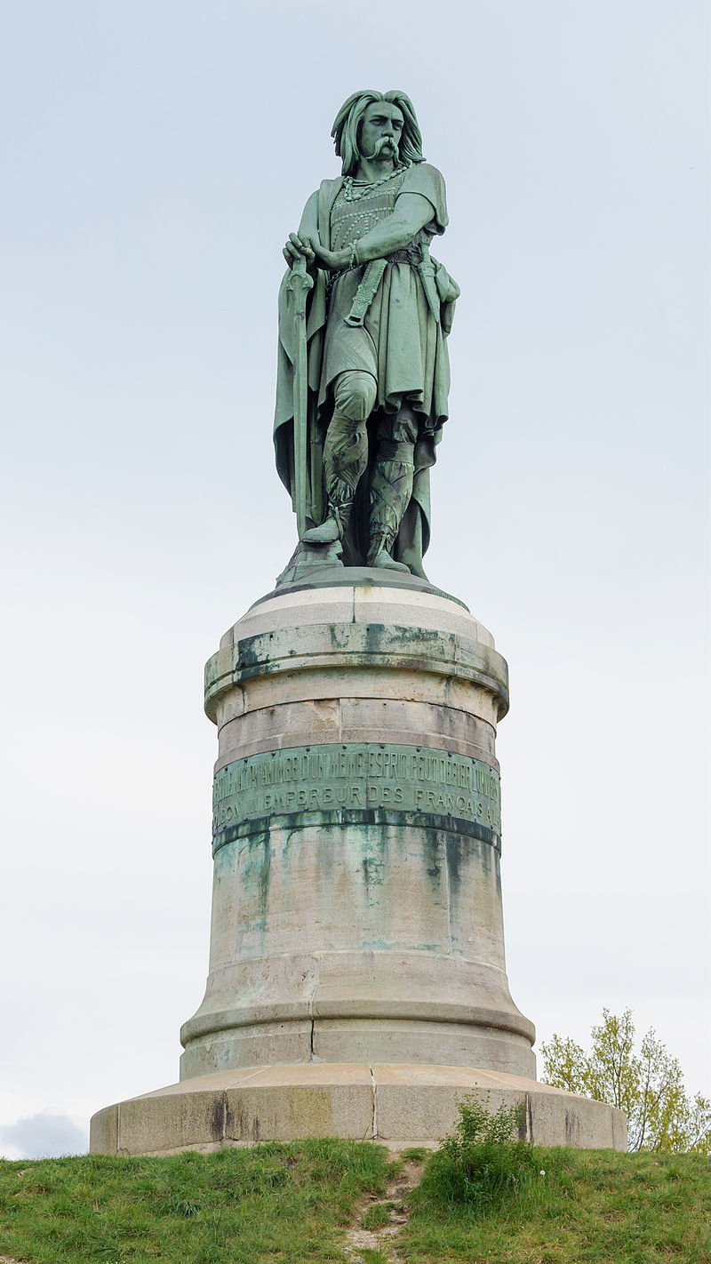 Alise-Sainte-Reine statue Vercingetorix par Millet.jpg