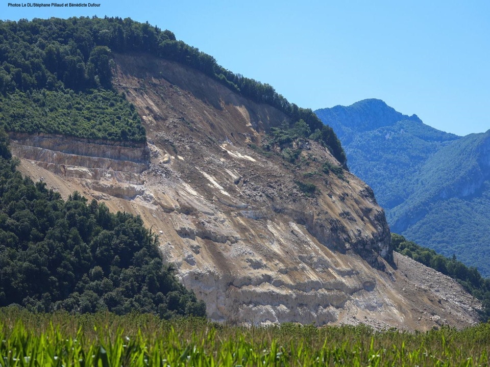 Impressionnant : un pan de montagne tombe à 15 km de chez moi