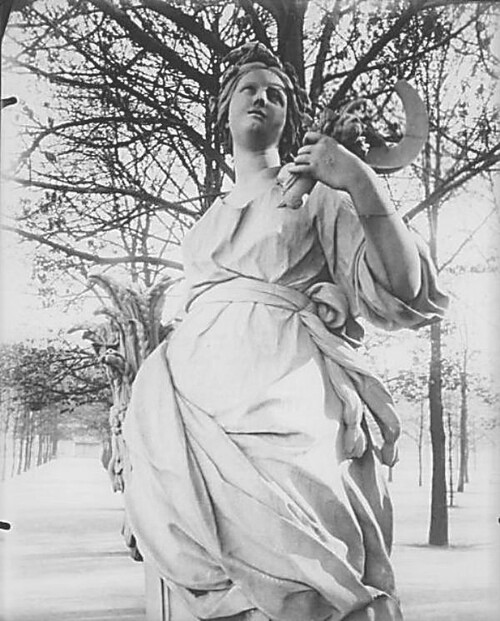Statues du Jardin du Luxembourg 4 (Eugène Atget 1857-1927)