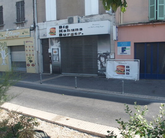 Faits divers - Justice - Actualités - Aubagne : elle attaque les policiers armée d'un couteau de boucher