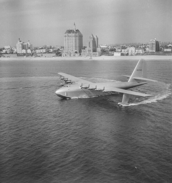 Hughes H-4 Hercules, (Le Spruce Goose)