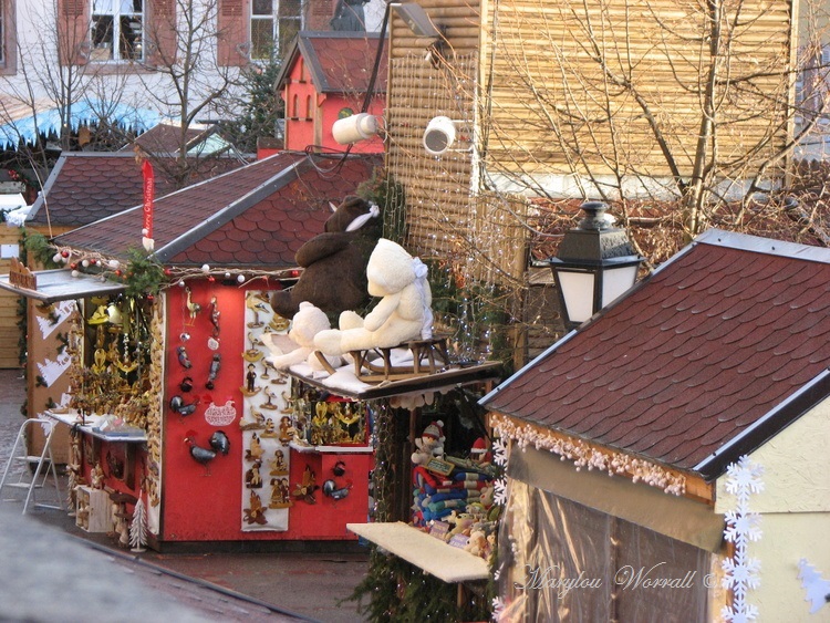 Au temps des marchés de Noël : Ours dans la ville
