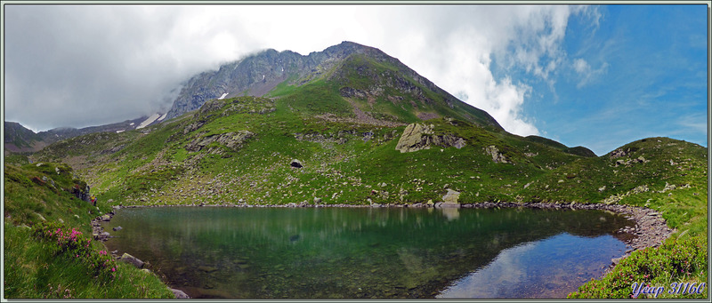 But de notre randonnée botanico-faunistique : le Lac de Sadagouaus sur fond de Pic de Nord Nère (2844 m) dans les nuages - Vallon d'Esquierry - Oô - 31