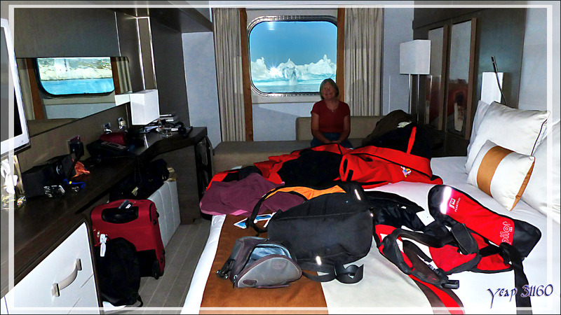 Après le repas, retour dans notre cabine pour récupérer anoraks, gilets de sauvetage etc. pour la balade en bateau - L'Austral à Ilulissat - Groenland