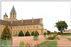 888 - Cluny et son Abbaye !